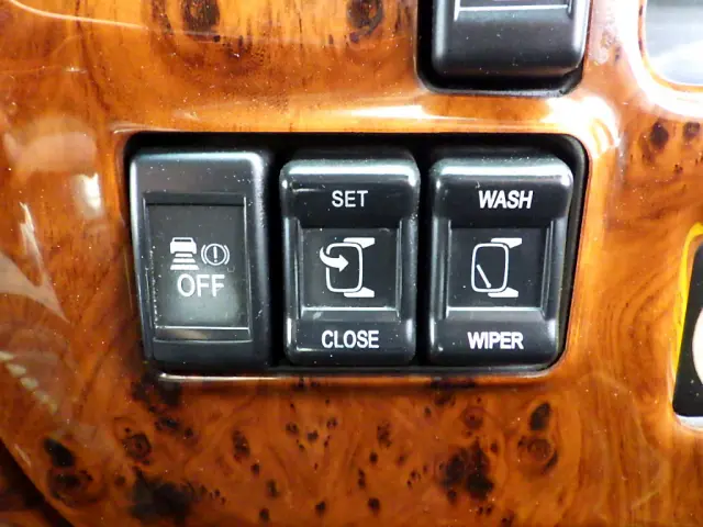 いすゞ ギガ QPG-CYJ77B(8x4)の写真24