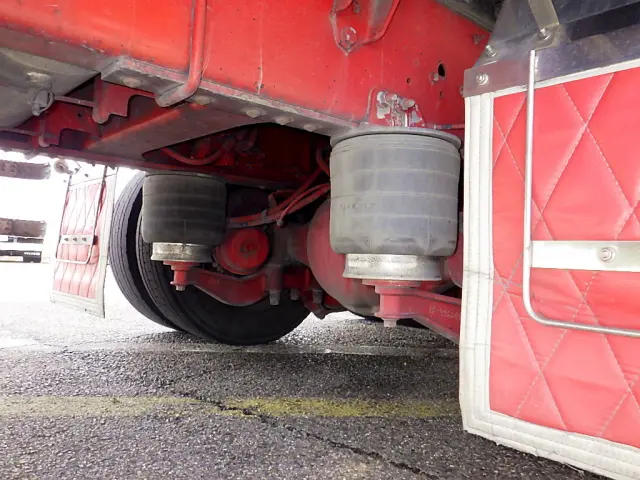 いすゞ ギガ QPG-CYJ77B(8x4)の写真27