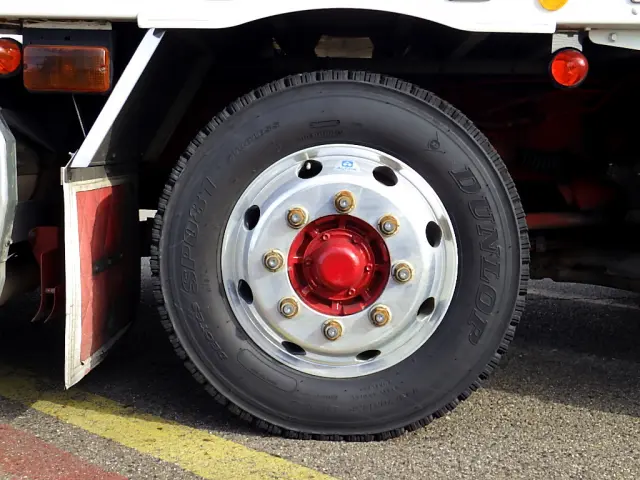 いすゞ ギガ QPG-CYJ77B(8x4)の写真29