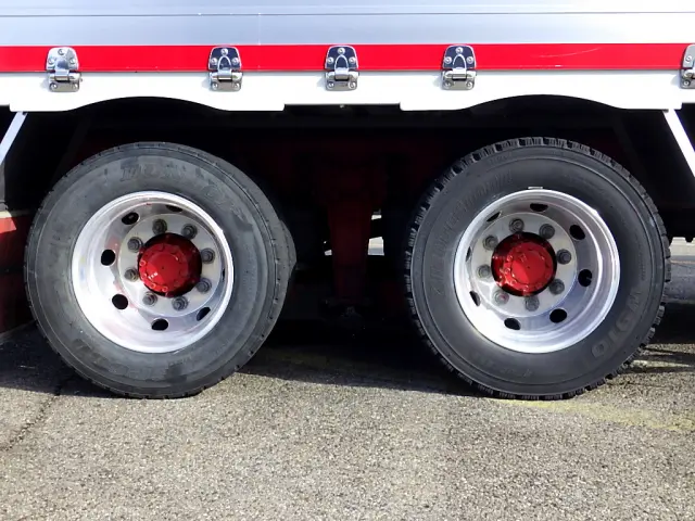 いすゞ ギガ QPG-CYJ77B(8x4)の写真30