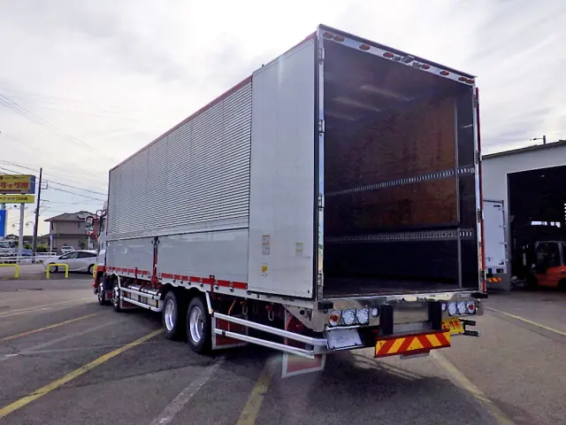 いすゞ ギガ QPG-CYJ77B(8x4)の写真37