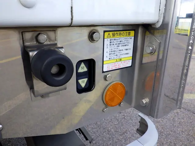 いすゞ ギガ QPG-CYJ77B(8x4)の写真42