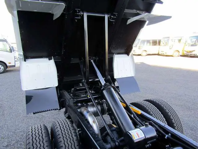 三菱 キャンター 2RG-FBA60(2WD)の写真10