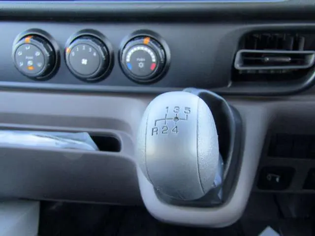 三菱 キャンター 2RG-FBA60(2WD)の写真18