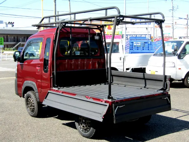 高い耐久性で、傷、衝撃、紫外線、錆、水のダメージから車体を保護し、長期間美しい状態を保てる「ラプターライーナー塗装」!!|ダイハツ ハイゼットトラック 3BD-S510P(4WD)の写真6