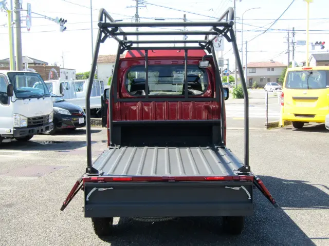 マットな色味で表面をワイルドな凹凸に仕上げる事で、同じ色を使用していても他の車と異なるオリジナリティを演出することができます♪|ダイハツ ハイゼットトラック 3BD-S510P(4WD)の写真7