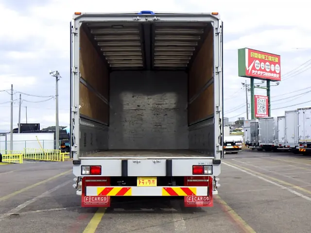 いすゞ フォワード 2RG-FRR90T2(2WD)の写真10