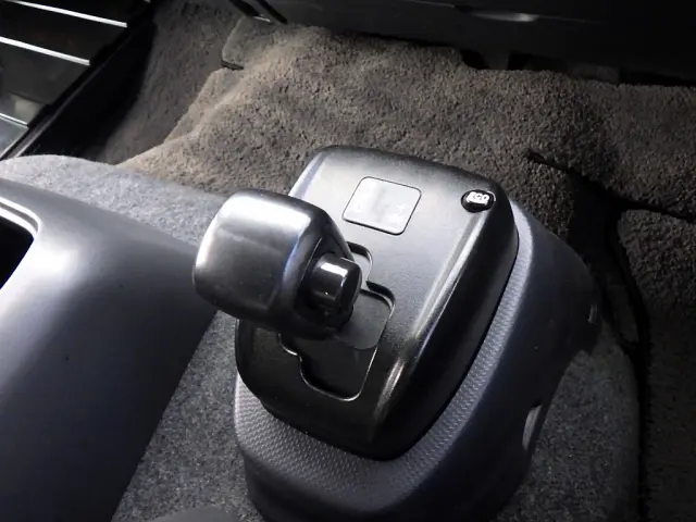 いすゞ フォワード 2RG-FRR90T2(2WD)の写真13