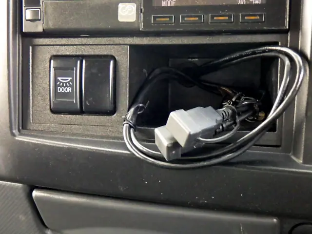 いすゞ フォワード 2RG-FRR90T2(2WD)の写真21