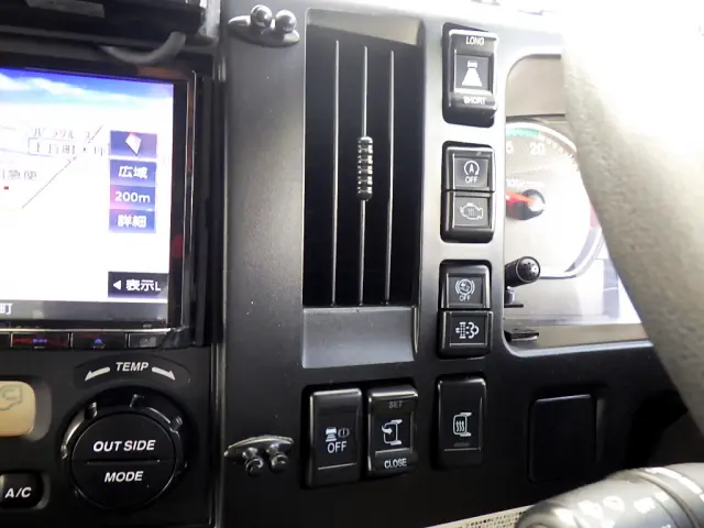 いすゞ フォワード 2RG-FRR90T2(2WD)の写真23