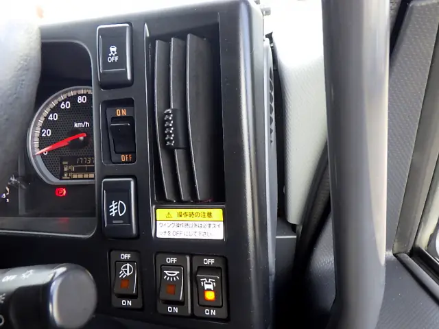 いすゞ フォワード 2RG-FRR90T2(2WD)の写真24