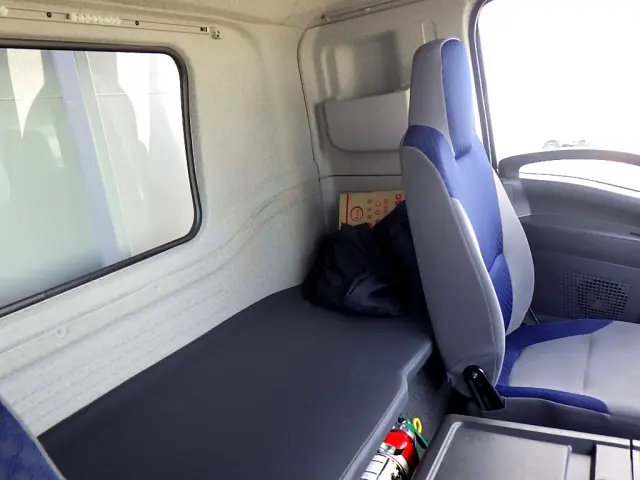 いすゞ フォワード 2RG-FRR90T2(2WD)の写真28