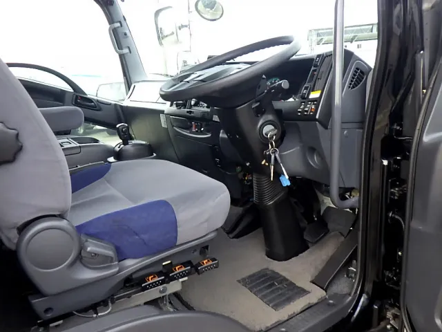 いすゞ フォワード 2RG-FRR90T2(2WD)の写真50