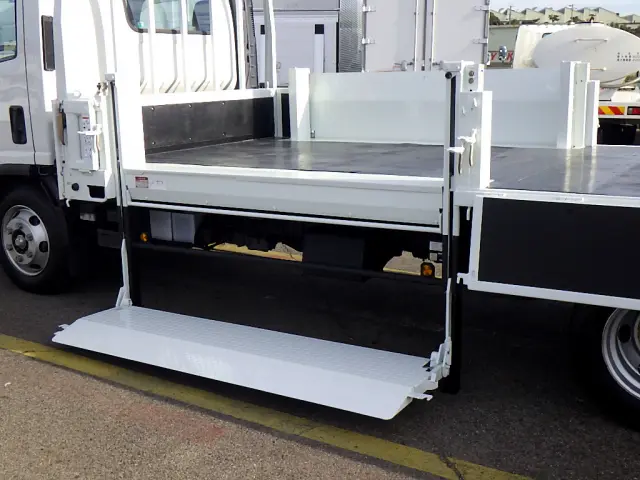 いすゞ エルフ TKG-NPR85AR(2WD)の写真10