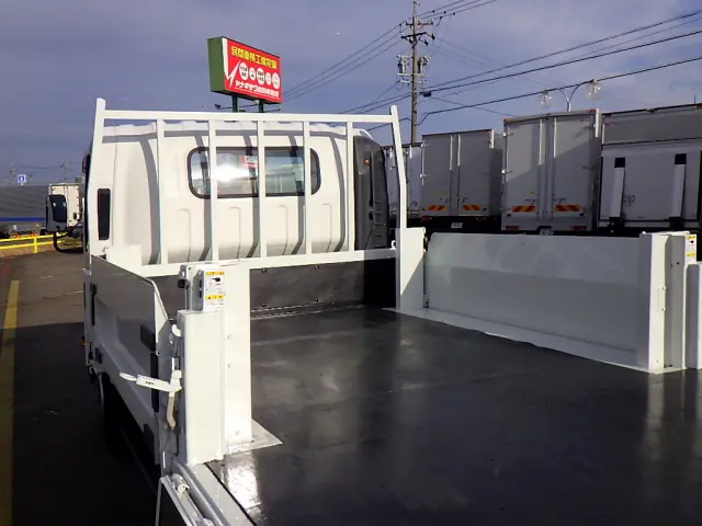 いすゞ エルフ TKG-NPR85AR(2WD)の写真11