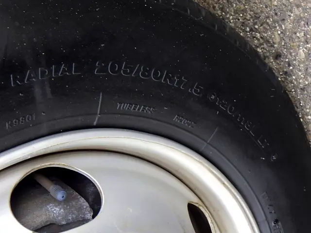 いすゞ エルフ TKG-NPR85AR(2WD)の写真27