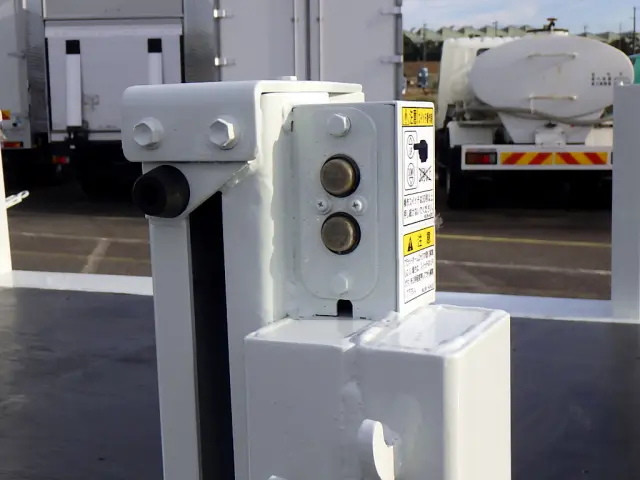 いすゞ エルフ TKG-NPR85AR(2WD)の写真36