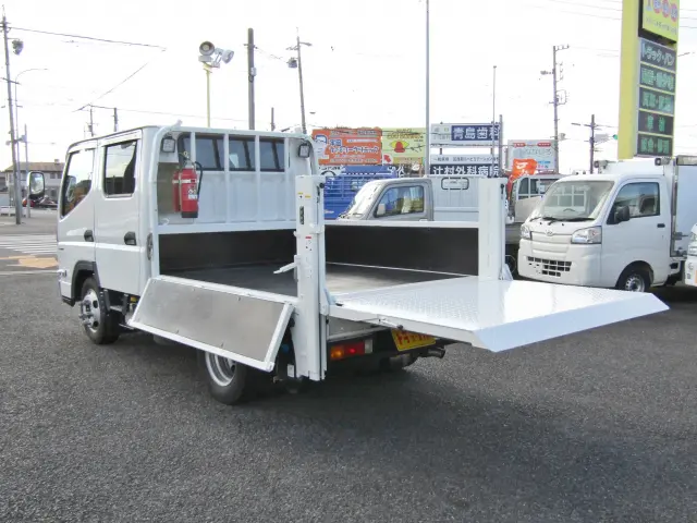 もちろん3方開きですので、左右後ろのどこからでも積み降ろしが可能です♪|三菱 キャンター 2RG-FBA20(2WD)の写真7