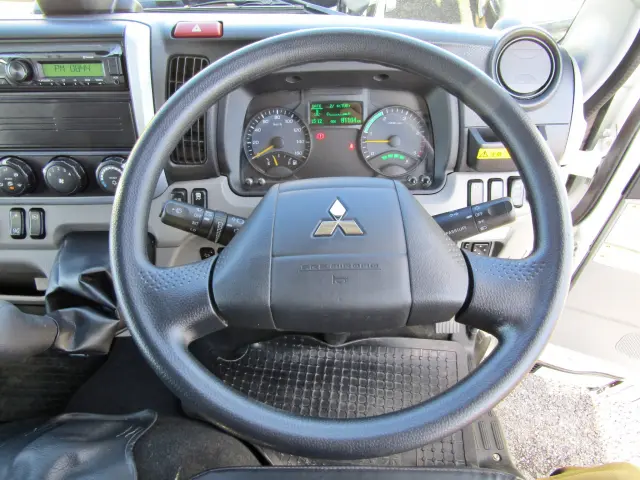 ABS・エアバックなど基本的な安全装備はしっかり完備!!|三菱 キャンター 2RG-FBA20(2WD)の写真19