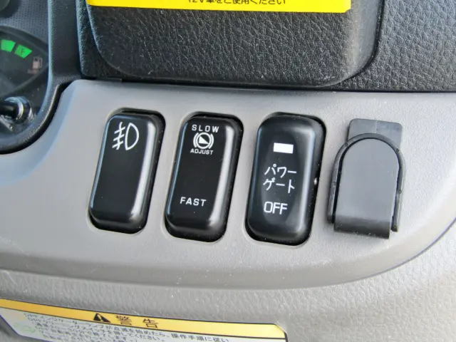 トラックの必需品!登坂でのリスタートをサポートしてくれる「坂道発進補助装置」付き!!|三菱 キャンター 2RG-FBA20(2WD)の写真27