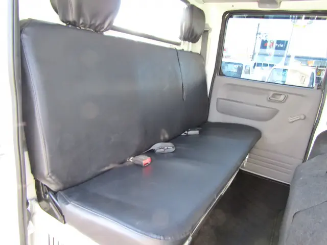 後席も問題なし☆|三菱 キャンター 2RG-FBA20(2WD)の写真31