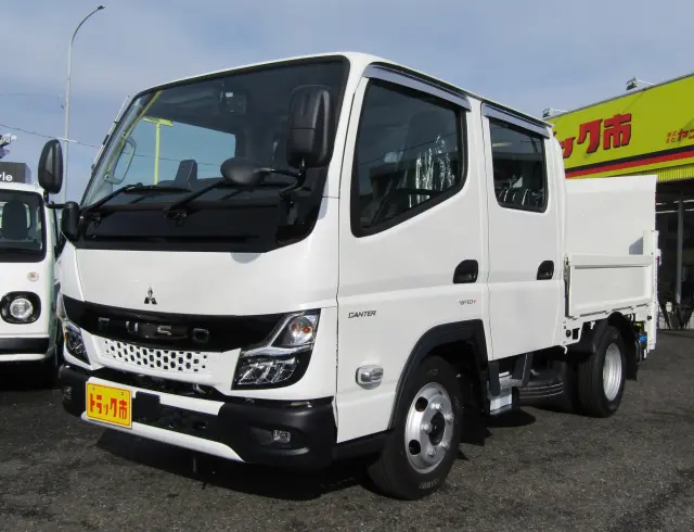 ほぼ未使用の垂直ゲート付きダブルキャブが入庫です！！|三菱 キャンター 2RG-FBA20(2WD)の写真1