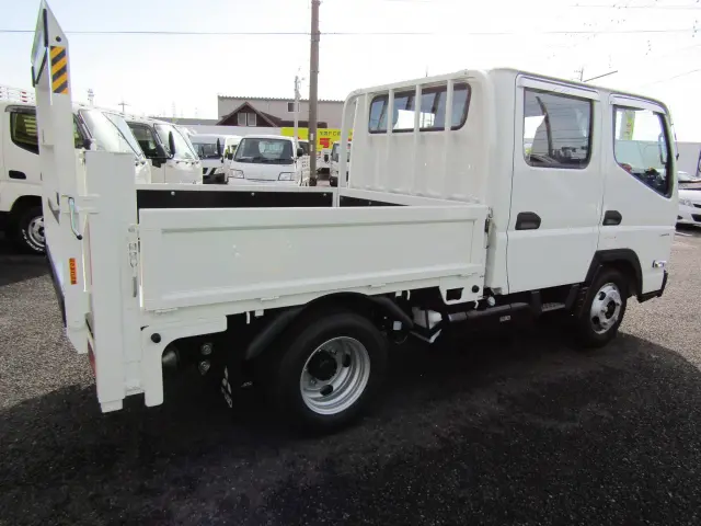 6人の人員と2トンの荷物を一度に運べる便利な1台!ゲート付きなので重量物でも簡単に積み降ろし可能です☆|三菱 キャンター 2RG-FBA20(2WD)の写真5