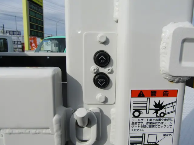 ゲート操作は指一本でOK!|三菱 キャンター 2RG-FBA20(2WD)の写真11