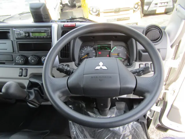 三菱 キャンター 2RG-FBA20(2WD)の写真17