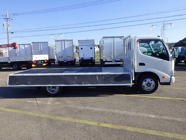 日野 デュトロ 2RG-XZC655M(2WD)の写真7