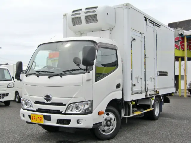 扉で仕切れる３室タイプの低温冷凍車入庫しました！！|日野 デュトロ 2RG-XZC645M(2WD)の写真1
