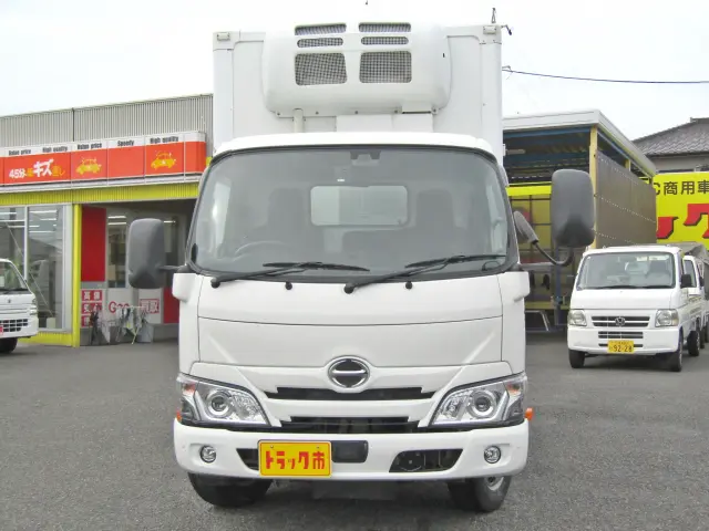 4000ccのディーゼルターボエンジンにATミッションを搭載☆AT限定免許で運転が可能です!|日野 デュトロ 2RG-XZC645M(2WD)の写真2