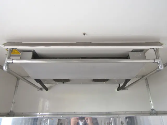 Toprec製の薄型冷凍機♪積載スペースを圧迫しない人気のモデルです☆|日野 デュトロ 2RG-XZC645M(2WD)の写真13