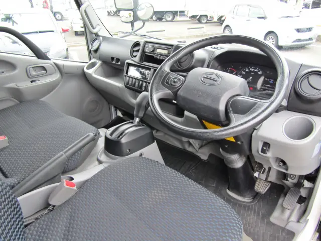 2トンまでの生鮮品を安定した低温で輸送できるATのデュトロはいかがですか?|日野 デュトロ 2RG-XZC645M(2WD)の写真18