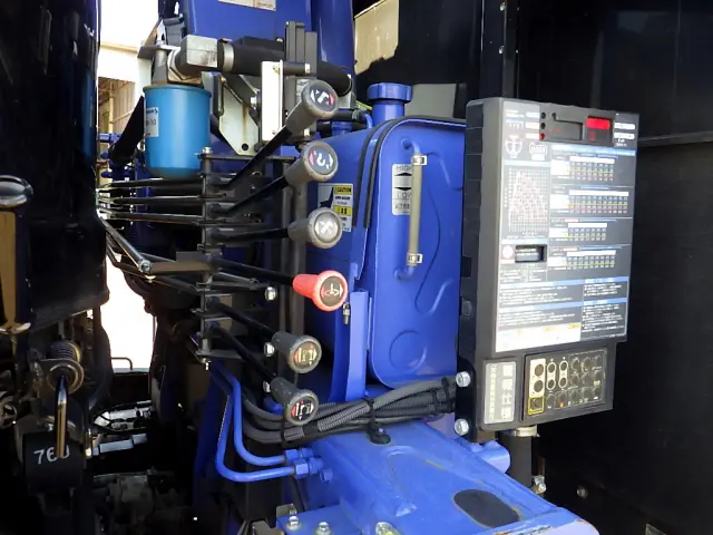 いすゞ フォワード 2RG-FTR90U2(2WD)の写真10