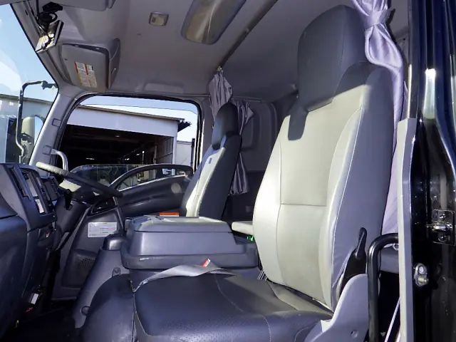 いすゞ フォワード 2RG-FTR90U2(2WD)の写真11