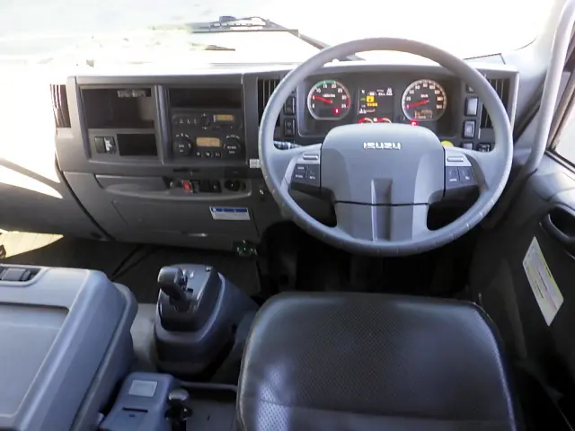 いすゞ フォワード 2RG-FTR90U2(2WD)の写真12
