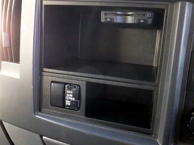 いすゞ フォワード 2RG-FTR90U2(2WD)の写真18