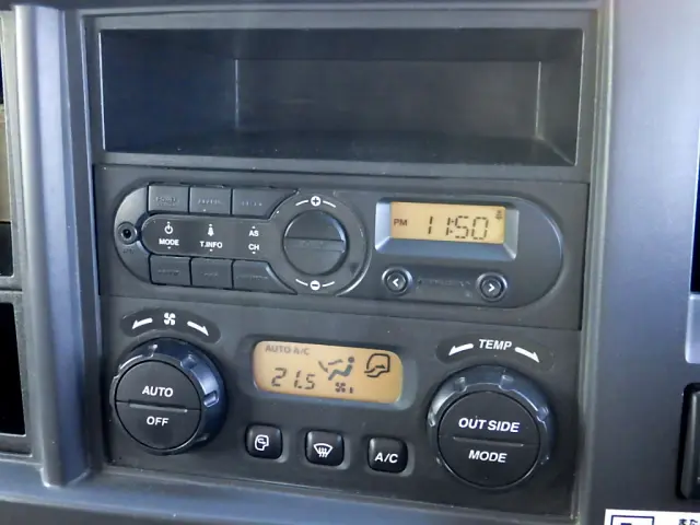 いすゞ フォワード 2RG-FTR90U2(2WD)の写真19