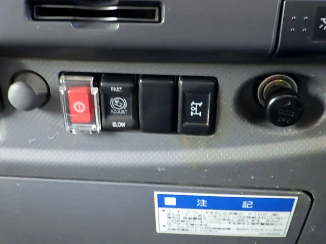 いすゞ フォワード 2RG-FTR90U2(2WD)の写真20