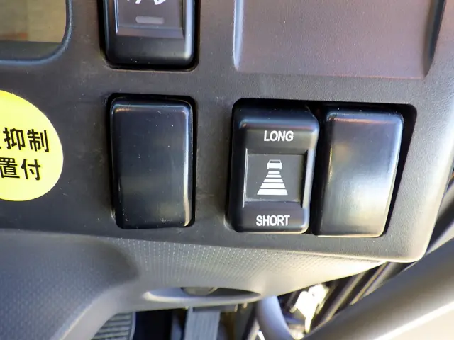 いすゞ フォワード 2RG-FTR90U2(2WD)の写真22