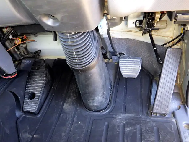 いすゞ フォワード 2RG-FTR90U2(2WD)の写真25