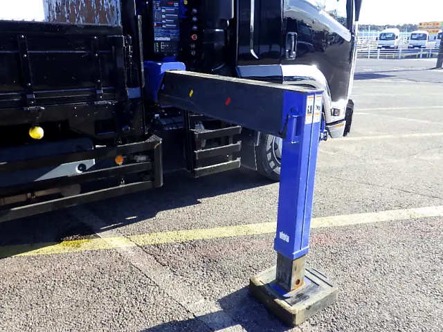 いすゞ フォワード 2RG-FTR90U2(2WD)の写真42