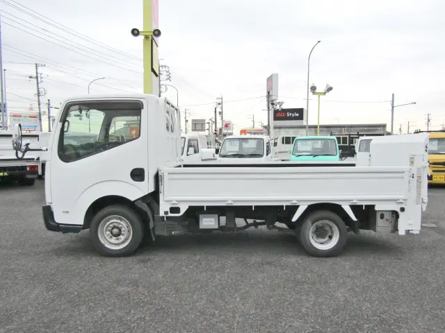 目立つキズや看板アトなどもなくキレイな状態を保ったおススメの1台です☆|日産 アトラス CBF-SQ2F24(2WD)の写真3