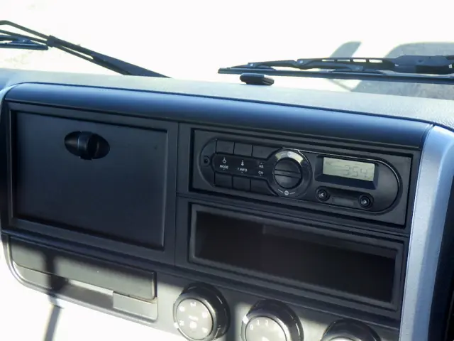 三菱 キャンター TPG-FED90(2WD)の写真17