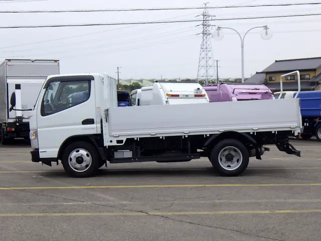 三菱 キャンター 2PG-FEAV0(2WD)の写真4