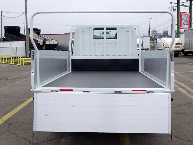 三菱 キャンター 2PG-FEAV0(2WD)の写真7