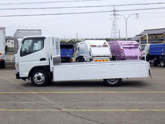 三菱 キャンター 2PG-FEAV0(2WD)の写真8