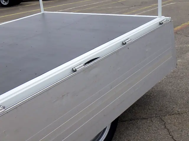 三菱 キャンター 2PG-FEAV0(2WD)の写真9