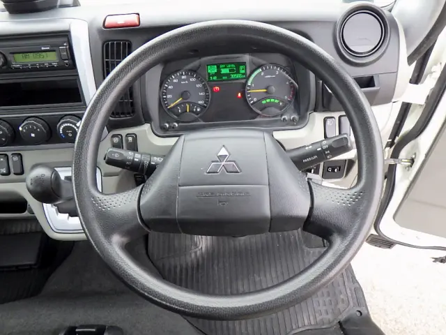 三菱 キャンター 2PG-FEAV0(2WD)の写真13